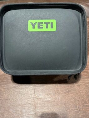 YETI Daytrip Lunchbox - Canopy Green NWOT